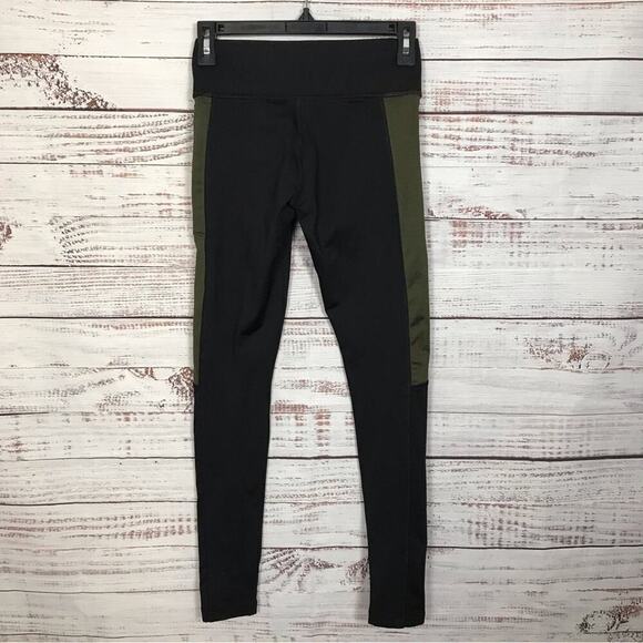 Pink Victoria’s secert logo stripe yoga workout size XS ankle leggings - Picture 1 of 5